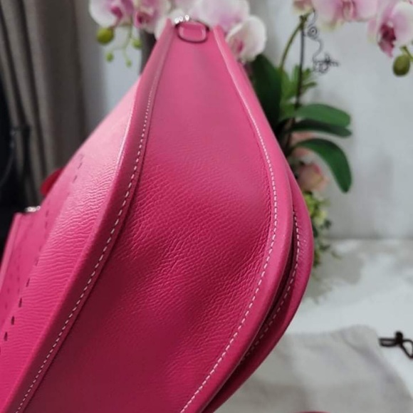 A111- 💯 % authentic Hermès Evelyne PM lll Rose Tyrien Epsom leather - Picture 6 of 16
